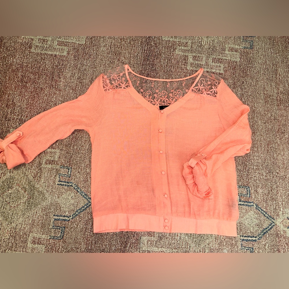 E & M lace detail button down long sleeve 3/4 sleeve top size large fits like sm